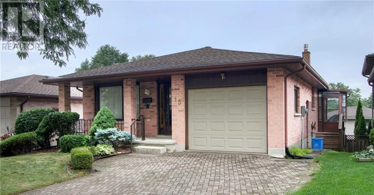 15 Wyndham Crescent, London, ON, N5Y 5G2 - 2