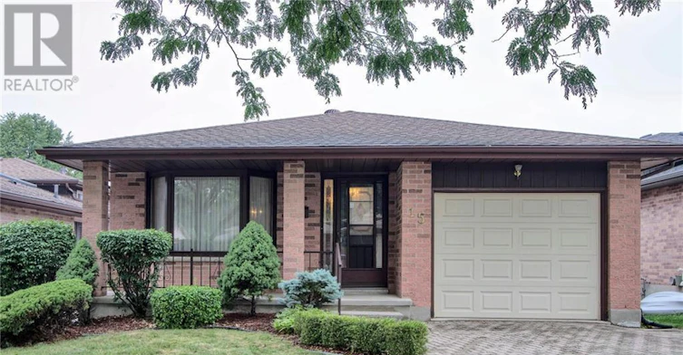 15 Wyndham Crescent, London, ON, N5Y 5G2