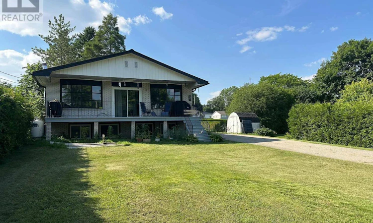 2 Mclean Boulevard W