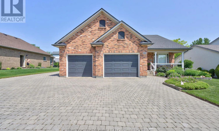 100 Thorold Road E