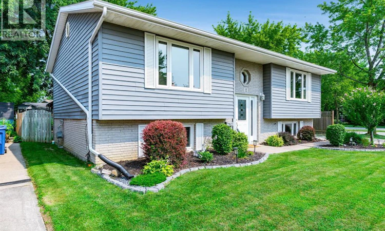 2 Kingsway Court