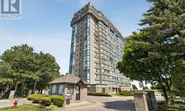 1006-880 Dundas Street W