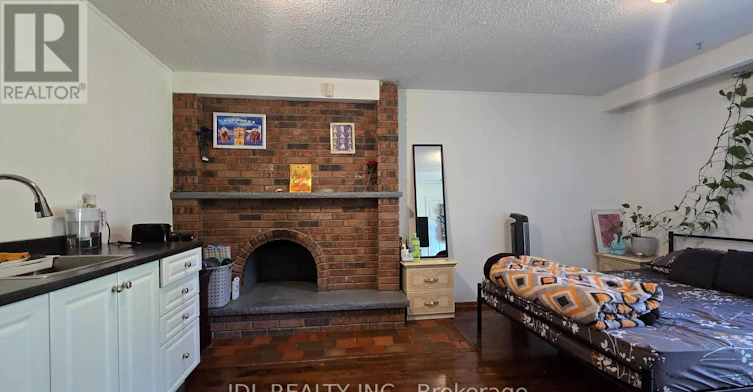 MAIN BACHELOR-3769 Brandon Gate Drive, Mississauga, ON, L4T 3N1 - 2