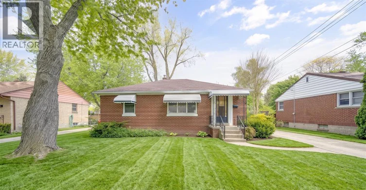 3264 Dominion Boulevard, Windsor, ON, N9E 2N5