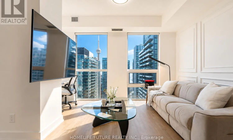 3805-318 Richmond Street W