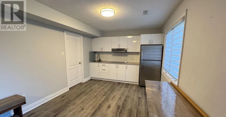 BACHELOR-2 Lambeth Square, Toronto, ON, M1W 3B4 - 6