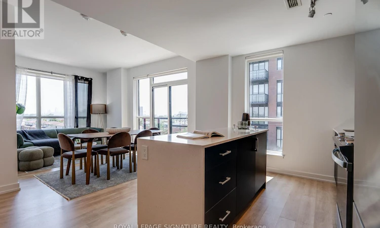 517-2300 St. Clair Avenue W