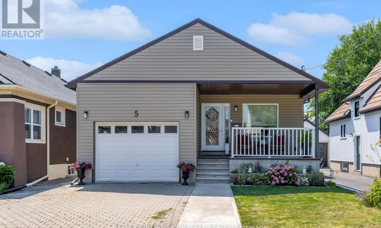 5 Bruce Street