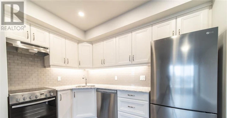 508-5698 Main Street, Niagara Falls, ON, L2G 5Z4 - 2