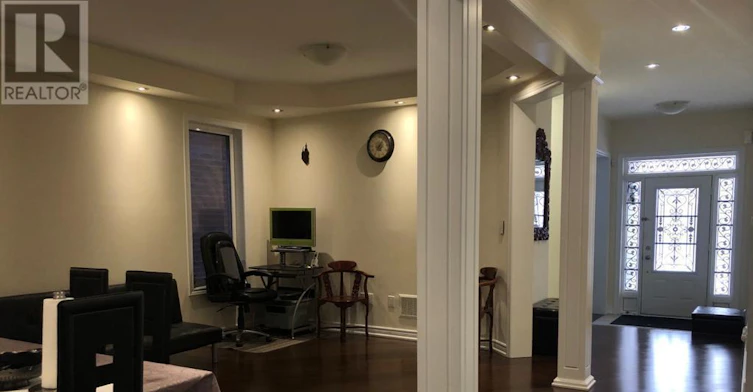 11 Mowder Drive, Aurora, ON, L4G 7C4 - 5