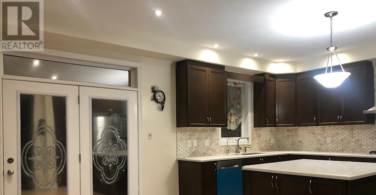 11 Mowder Drive, Aurora, ON, L4G 7C4 - 10