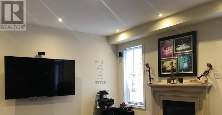 11 Mowder Drive, Aurora, ON, L4G 7C4 - 12