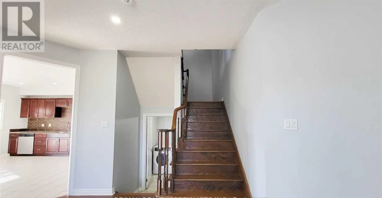 17 Iron Block Drive, Brampton, ON, L7A 0K1 - 9