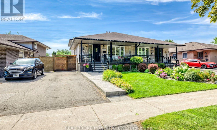 2408 Padstow Crescent