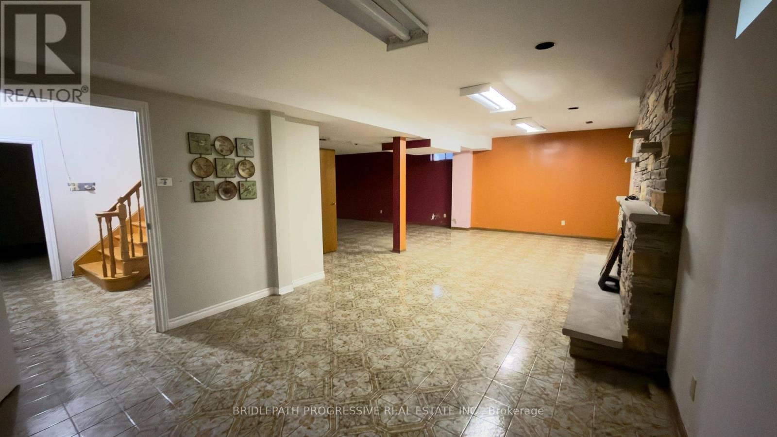 589 Sheppard Avenue E, Toronto, ON, M2K 1B4 - 2
