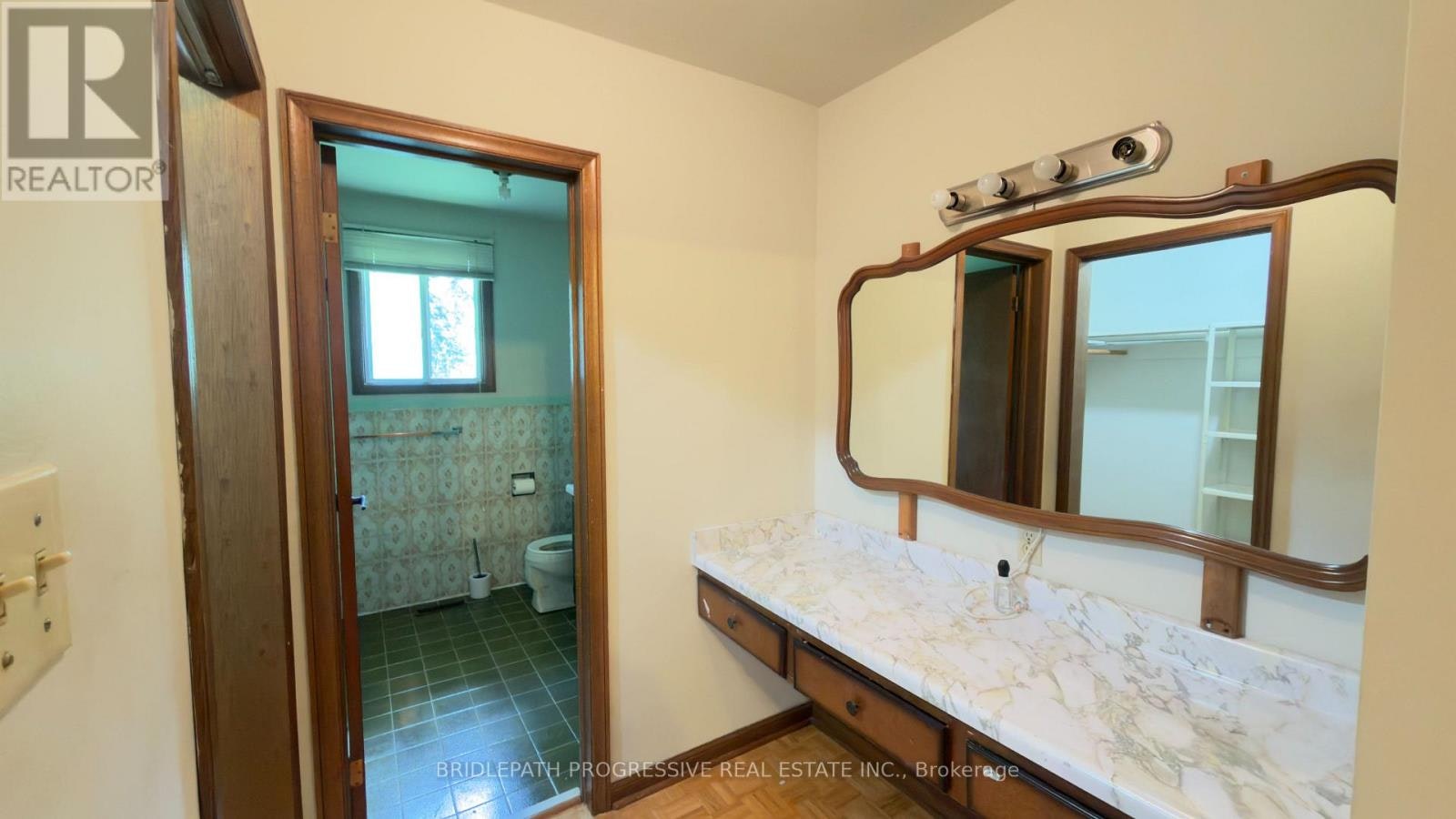589 Sheppard Avenue E, Toronto, ON, M2K 1B4 - 3
