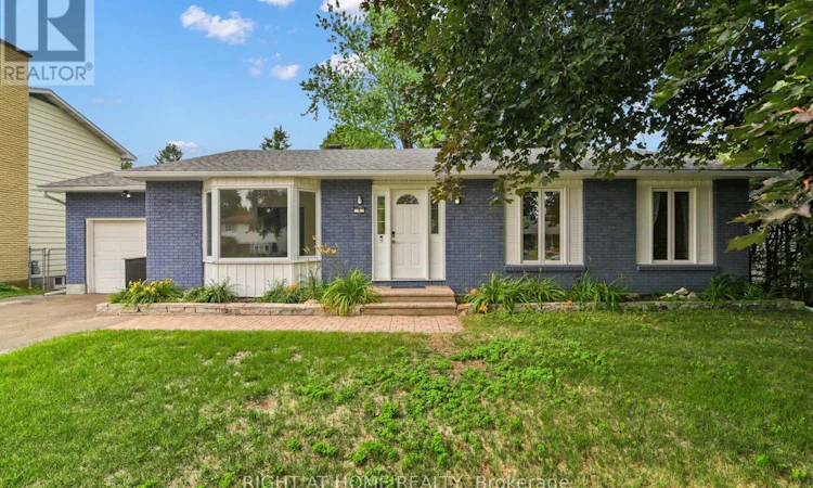 9 Leetom Crescent