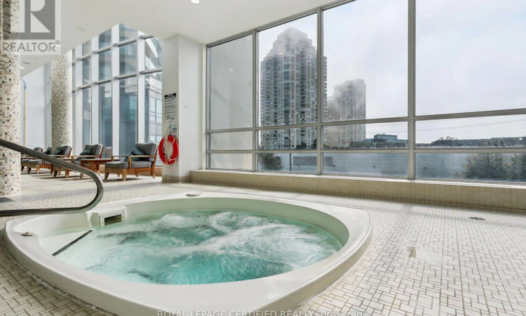 1208-2240 Lakeshore Boulevard W