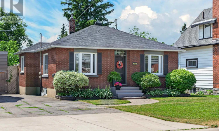 43 Forest Avenue