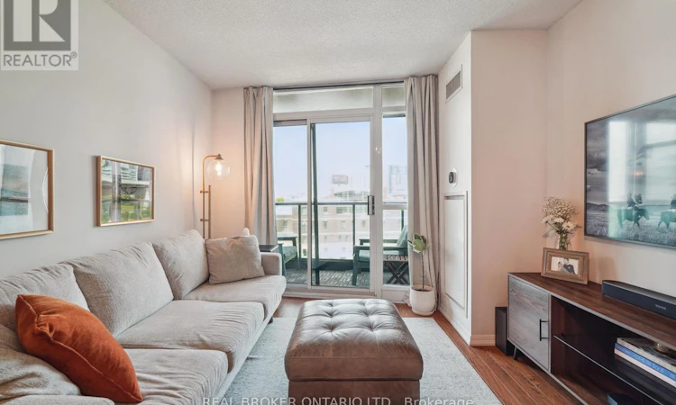 615-231 Fort York Boulevard
