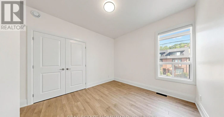 2-124 Kendal Avenue, Toronto, ON, M5R 1L9 - 8