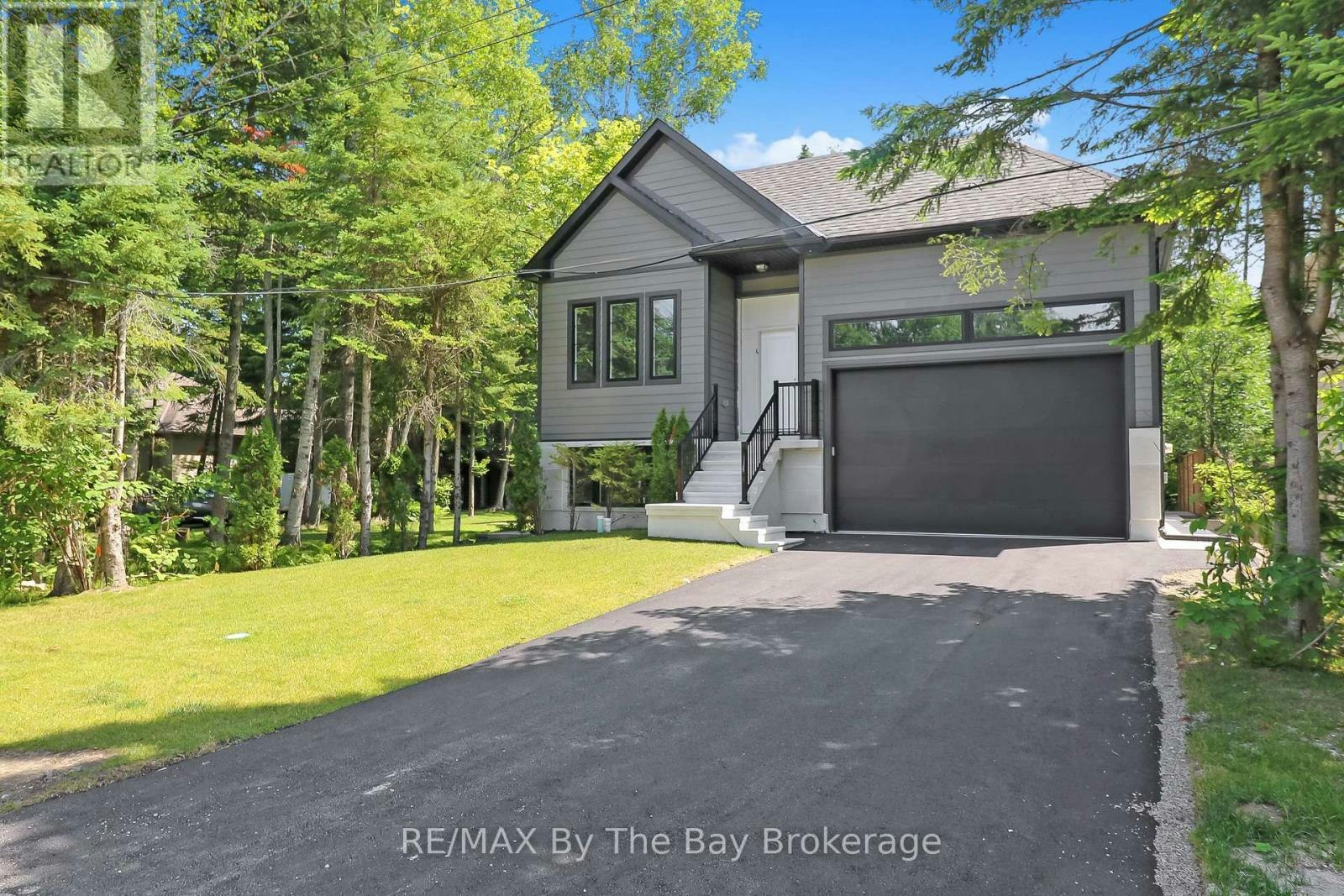 35 48th Street N, Wasaga Beach, ON, L9Z 1Y3