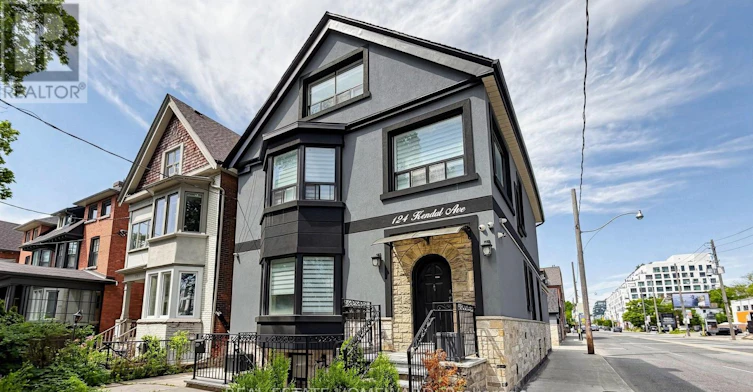 3-124 Kendal Avenue, Toronto, ON, M5R 1L9