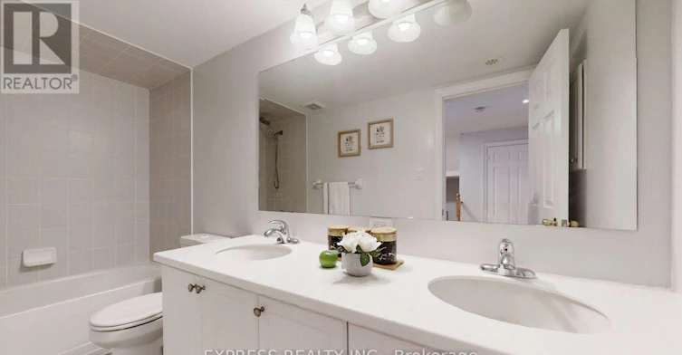 7 Mackenzie's Stand Avenue, Markham, ON, L6G 0C4 - 32