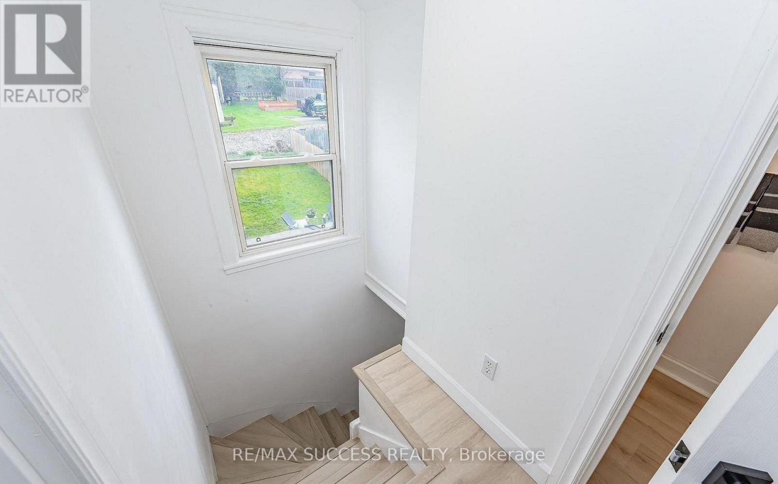 17 Dover Street, Woodstock, ON, N4S 3L7 - 21
