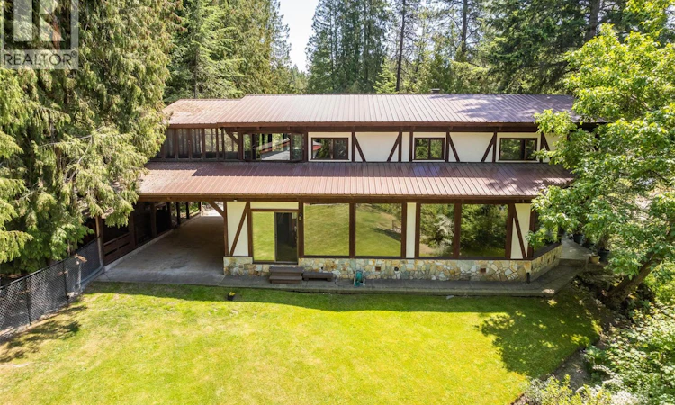 10208 Twin Bays Road