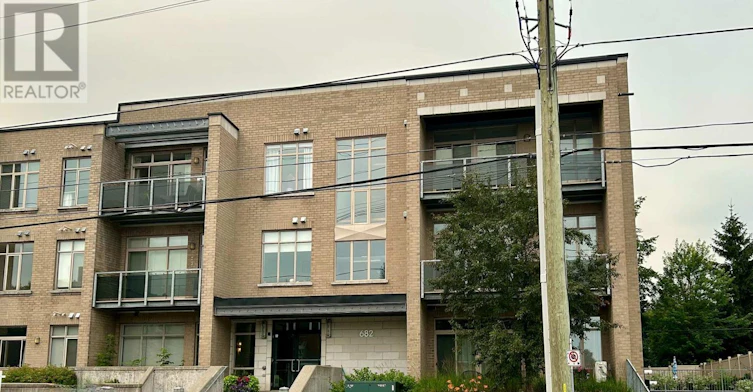 201-682 Churchill Avenue, Ottawa, ON, K1Z 5G5