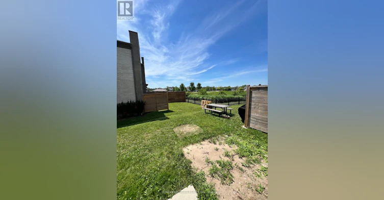 54 Donald Fleming Way, Whitby, ON, L1R 0N8 - 23