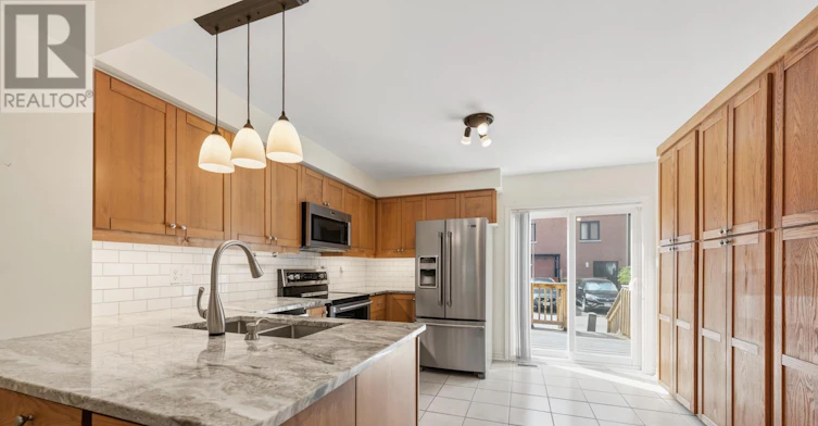 21 Littleyork Road, Toronto, ON, M4E 3W6 - 7