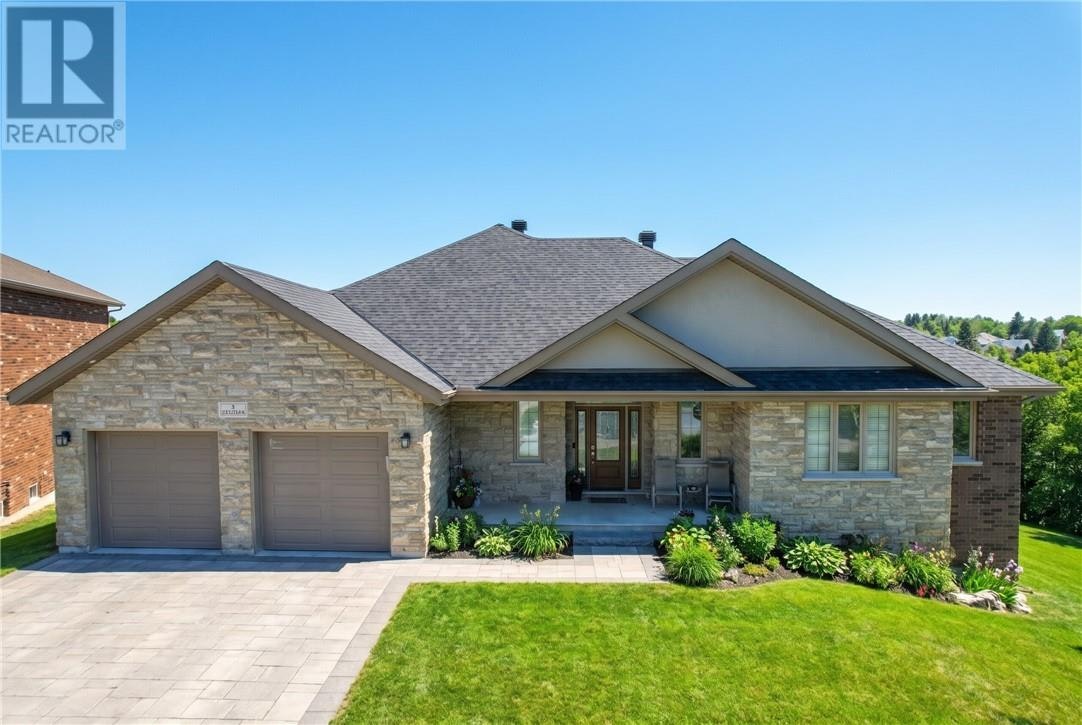 3 Columba Terrace, Greater Sudbury, ON, P3E 0B3