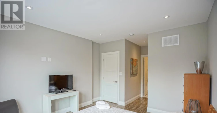 2-50 Russell Street, Toronto, ON, M5S 1B7 - 25