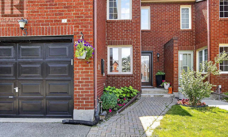 3 Hepburn Court