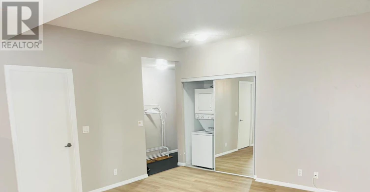2405-832 Bay Street, Toronto, ON, M5S 1Z6 - 9