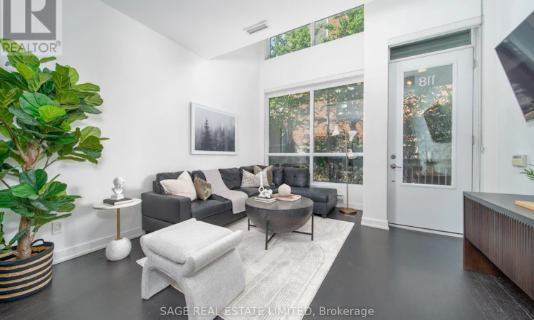118-1030 King Street W