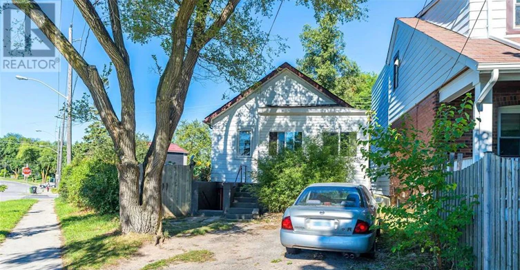 1 Mcintosh Street, Toronto, ON, M1N 3Y3 - 2