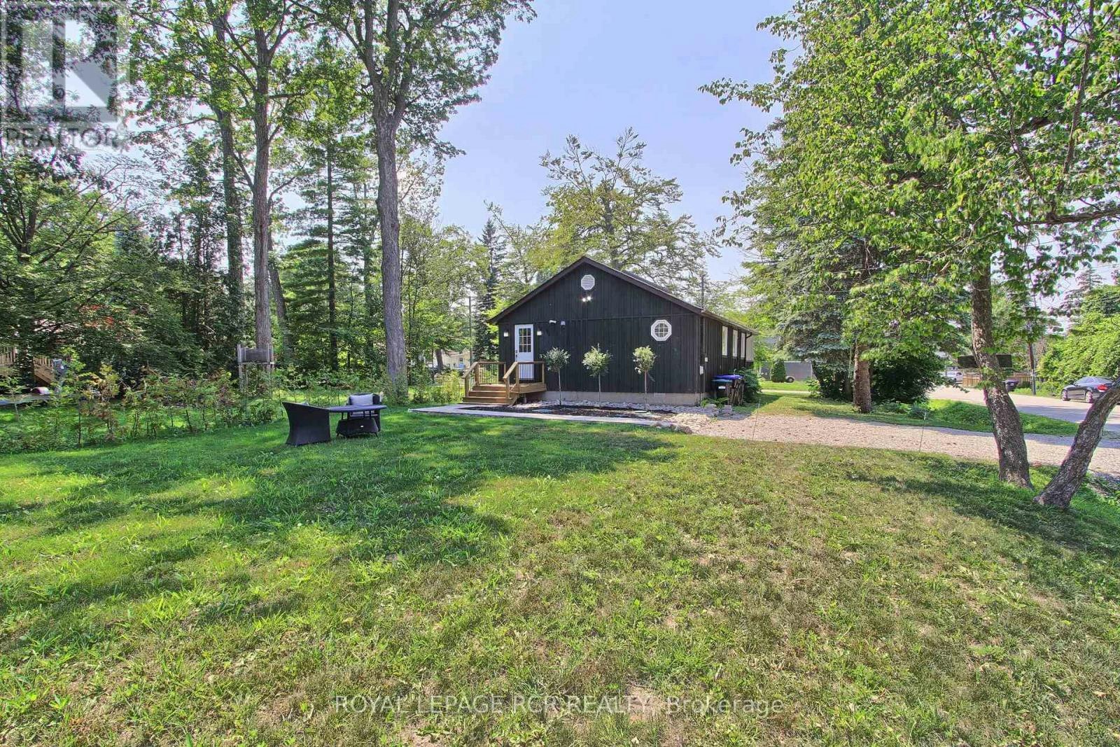 3967 Algonquin Avenue, Innisfil, ON, L9S 2M1
