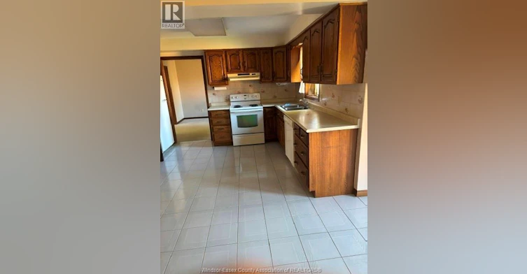586 Dresden Place, Tecumseh, ON, N8N 4B5 - 3