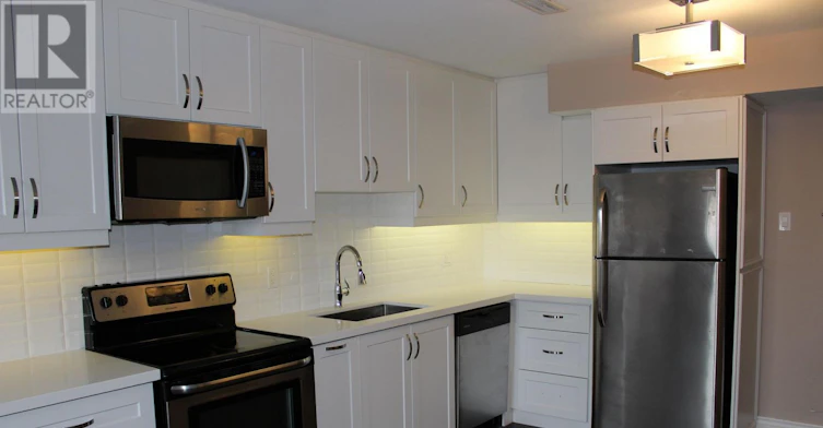 8-6 Brant Street, Mississauga, ON, L5G 3N8 - 3