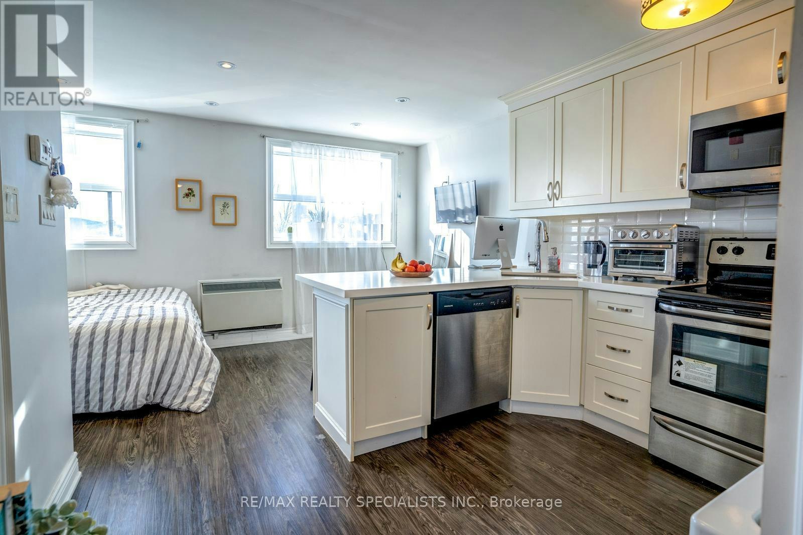 1-6 Brant Street, Mississauga, ON, L5G 3N8 - 2
