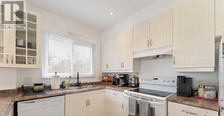 1019 Beach Boulevard, Hamilton, ON, L8H 6Z8 - 12