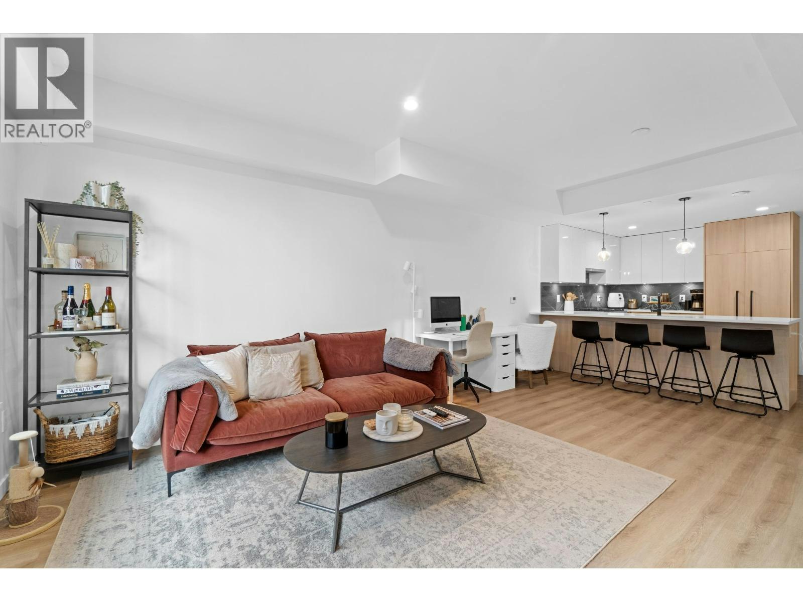 5-237 Ridgeway Avenue, North Vancouver, BC, V7L 0H6