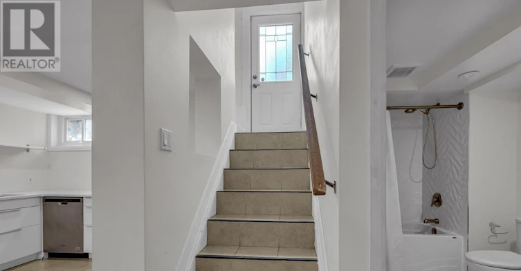 924 Rex Avenue, Ottawa, ON, K2A 2P7 - 4