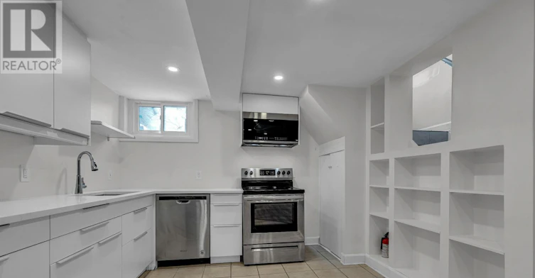 924 Rex Avenue, Ottawa, ON, K2A 2P7 - 9
