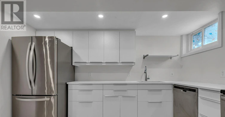 924 Rex Avenue, Ottawa, ON, K2A 2P7 - 8
