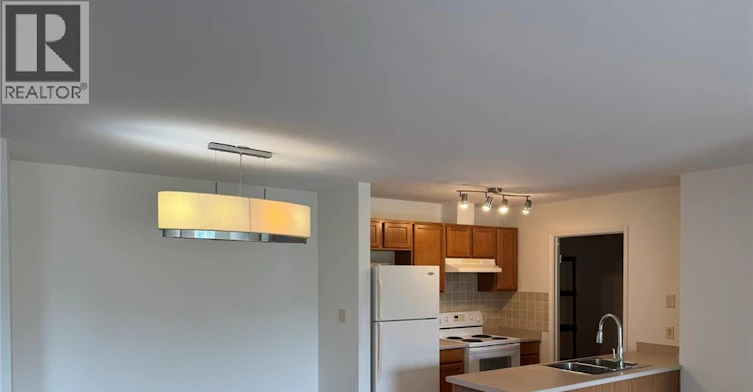 304-5000 Wyandotte, Windsor, ON, N8Y 5B8 - 3