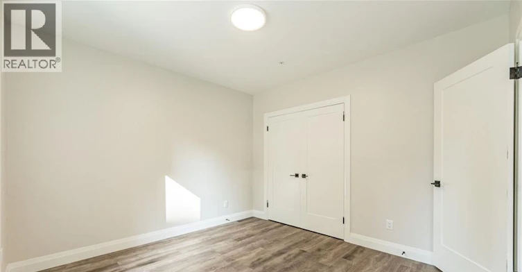 100-72 Erb Street E, Waterloo, ON, N2J 1L8 - 10